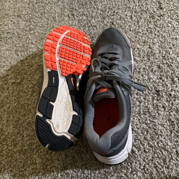 Nike Running Shoes Men’s Gym Sneakers Gray and Blue Athletic Activewear - Picture 3 of 9